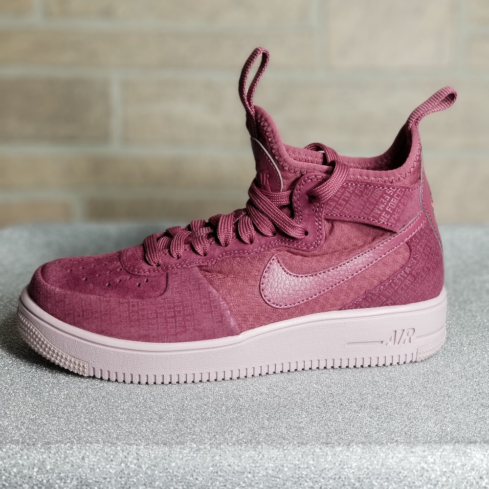 Nike Air Force 1 Mid "Force is Female" - Picture 2 of 5